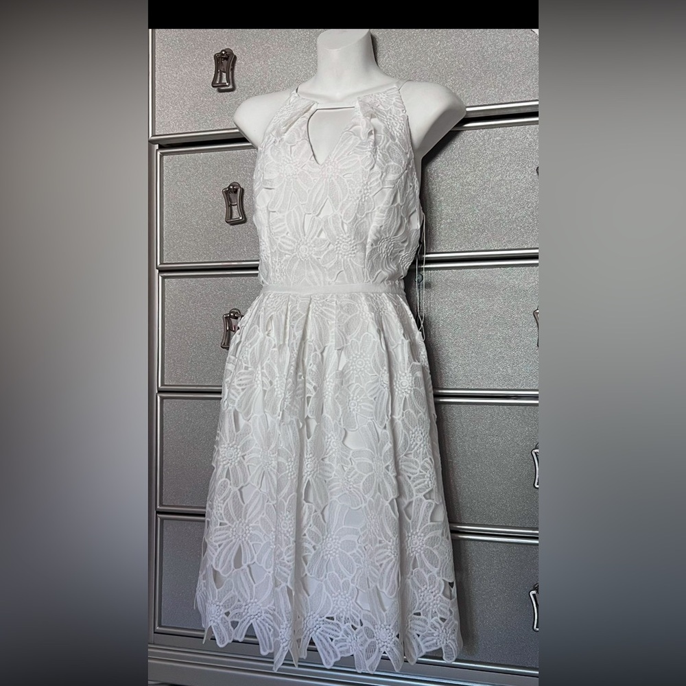 Elegant White Halter Dress - Picture 5 of 10